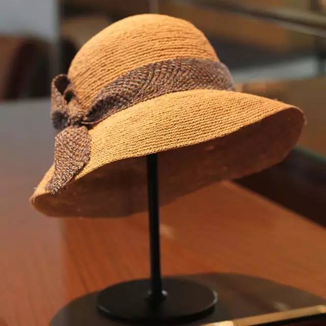 今夏时尚简单的拉菲草帽